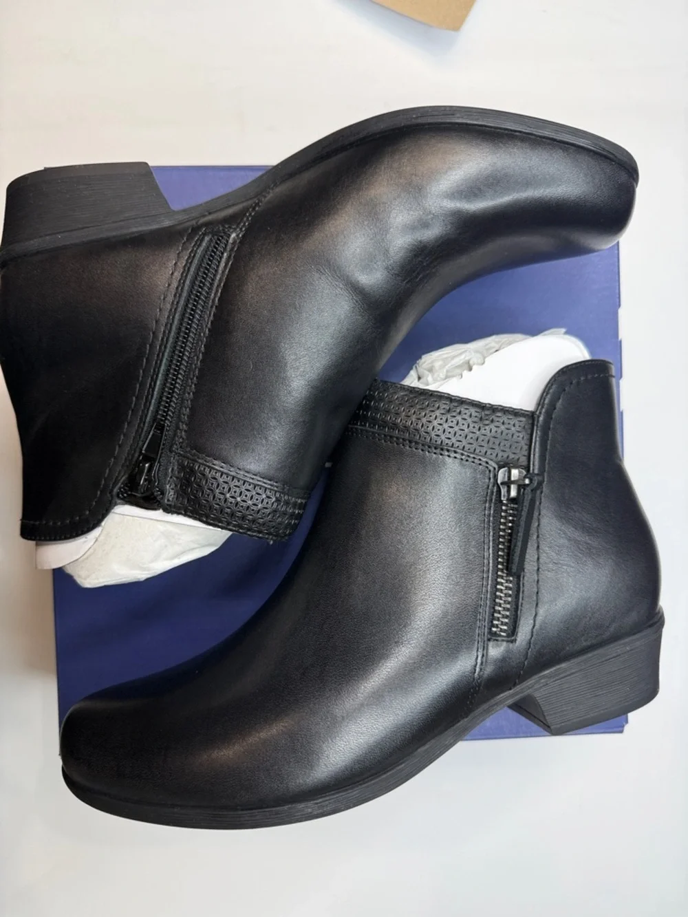Rockport Women's Carly Leather Bootie- Wide Width 7 W